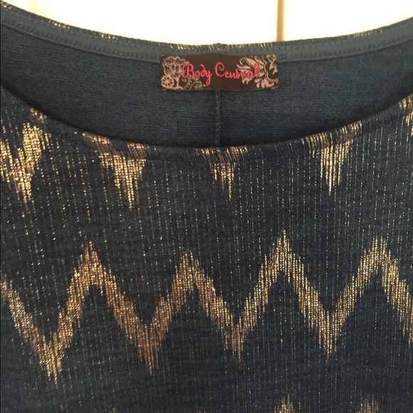 Medium Body Central Blouse. Greenish Teal/Gold - Picture 5 of 8